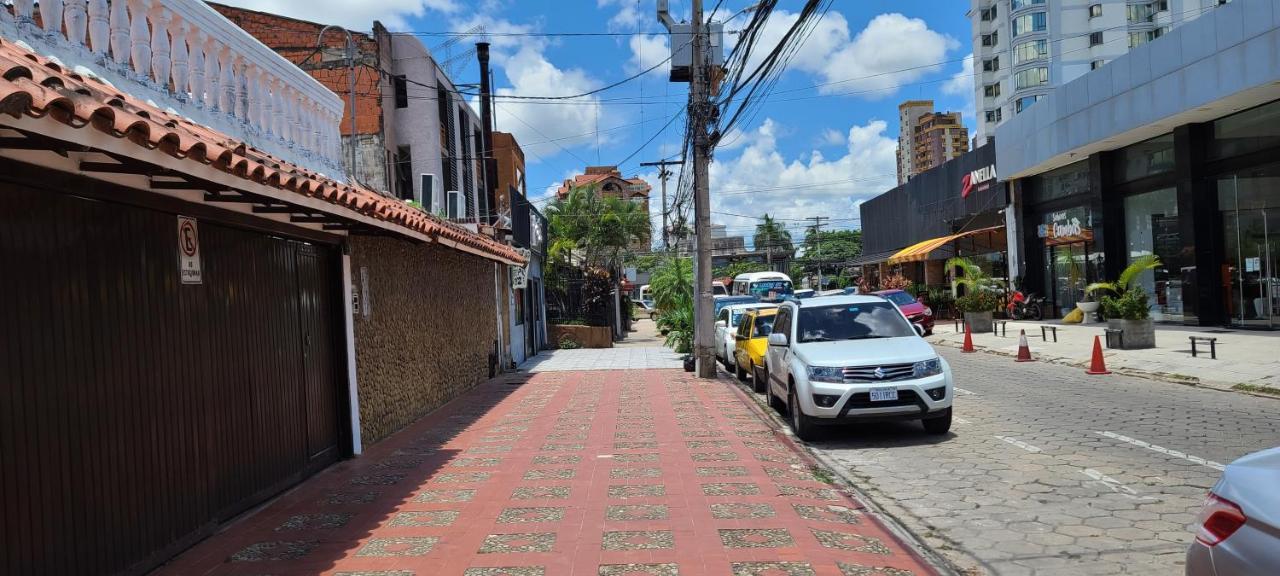 Hostal Backpackers Travelero Hotell Santa Cruz de La Sierra Eksteriør bilde