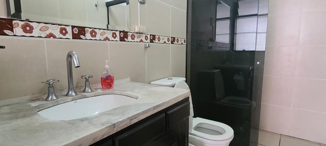 Hostal Backpackers Travelero Hotell Santa Cruz de La Sierra Eksteriør bilde